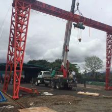 MH type 8 ton general gantry crane, gantry crane, main girder box support leg gantry crane, rail type small crane