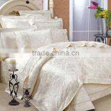 White Cotton Classic Jacquard Bedding Sheet With Comforter Cover