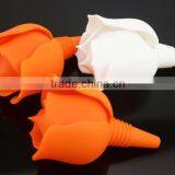 Lovely Rose Shaped Airtight Wine Bottle Stoppers thumbnail-1