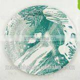Paper Plate With the White and Green Color Special Pattern