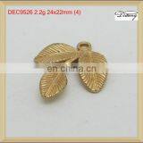 DEC9526 Gold Three Leaves Pendant thumbnail-1