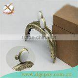 High Quality 8.5*4.5cm Antique Brass Sewing Metal Purse Frames Kiss Clasp White Beads