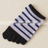 Japanese OEM Custom Design Mature High Quality Lovely Girls Blue Stripes Organic Cotton Knitting Five Fingers Sox