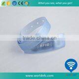 Waterproof Vinyl RFID Wristband/Bracelet for Event thumbnail-3