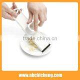 Plastic Garlic Press Slicer/Garlic Slicer/Garlic Chopper thumbnail-1