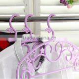 Plastic Coat Hanger Tree With Hollow Flower thumbnail-1
