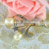 Pearl Brooch Pin with Crystal, Imitation Pearl Pin Brooch, Beautiful Brooch Pin for wedding dress