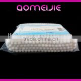 W100BS cosmetic cotton buds in the makeup bag