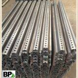 Парковочный У-образный знак на стойке