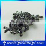 Unique Cute Plated Frog Shape Carve Full Shining Crystal Rhinestone Brooches and Pins B0053