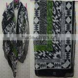 81310130 White and black geometrical gauze scarf