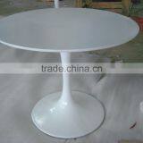 Dining Room Eero Saarinen Fiberglass Tulip Table thumbnail-5