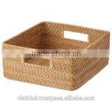 Round rattan basket