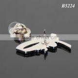 Japan High Quality Mammary Glands Cancer Prevention And Cure Public Welfare Pink Ribbon Metal Souvenir Pin Badge thumbnail-3