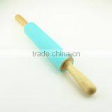 46018 Silicone Dough Pastry Flour Rolling Pin With Wooden Handle thumbnail-4