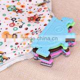 China Factory Wholesale Pure Cotton Baby Bibs With Triangle Teether thumbnail-2