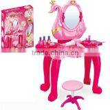 661-32 Cosmetic Table Plastic Swan