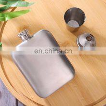 Outdoor Personality Designer Wholesale 6oz Men Portable Stainless Steel Liquor Hip Flasks thumbnail-4