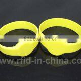 Low Cost Passive RFID Tag Circuit for Fabric Woven Wristbands thumbnail-2