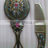 Antique Bronze Hand Makeup Mirror With Comb in One Set thumbnail-1