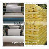 China Manufacturer Nonwoven Polyester Nonwoven Adhesive Paper Gum Stay Interlining Rolls 1025H for Garment