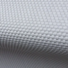 Tissu de maille en polyester enduit de PVC transparent anti-UV Tissu de clôture de piscine Tissu extérieur Tissu de maille tissé Textilene/Tissu de maille tissé en PVC En gros thumbnail-3