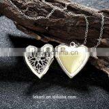 2016 Hot Selling Amber Necklace With Heart Shaped Locket Luminous Stone Pendants thumbnail-5