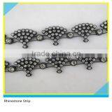 Plastic Strip Sew on Heart Design Black Plastic Mix Crystal 10 Yards 1 Card thumbnail-2