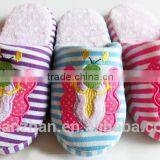 Bee Cartoon Applique Embroidery Super Soft Woman Slipper thumbnail-1