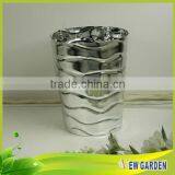 China Wholesale Modern Home Decor Classical Tall Metal Vases thumbnail-3