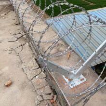 Customizable Galvanized Razor Barbed Wire Concertina Coil Galvanized 2.5MM Fence Roll for Sale thumbnail-5