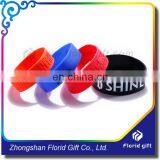 High Quality Custom Logo Printed 12mm Silicone Wirst Band on Sale thumbnail-1