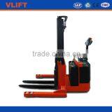 1.8 Ton Straddle Electric Stacker Lifting Height 5.5m