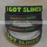 China Manufacture OEM Design Good Promotional Gifts Fitness Sports Silicone Bracelet thumbnail-1