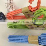 Xu Feng Cheap Colorful Plastic Hanger Supermarket Home Use Factory thumbnail-2