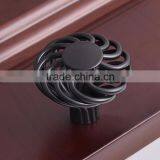 Wholesale Price Russian Furniture Bedroom Pull Hardware Luxury Creative Antique Black Small Round Cabinet Dresser Clost Handle