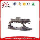 Wholesale Hot Sale Resin Wolf Statue Souvenir for Sale thumbnail-2