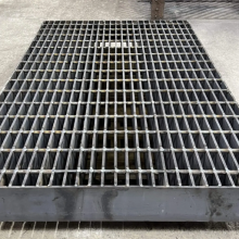 Heavy-Duty Stainless Steel Grating for Inspection Stairs and Walkways thumbnail-2