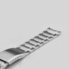 FEATURES OF WS018 FINE STAINLESS-STEEL WATCH BRACELET IN SILVER FINISH