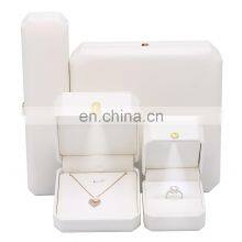 Wholesale Luxury Pu Leather White Jewelry Box Set Ring Box