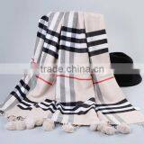 Made in China Designer Wholesale Women's Winter Classic Grid Long Reversible Scarves Shawl thumbnail-5