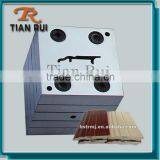 Подготовленное деревянное плинтусное основание, пластмассовое экструзионное формования thumbnail-3