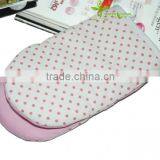 OEM China New Style Duck Tongue Shape Printed Dot Cute Kitchen Towel Oven Mitts thumbnail-3