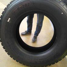 WHOLESALES CHINA SELLING TRUCK TIRE 315/70R22.5 HS202 HS268 KAPSEN TAITONG HUASHENG TIRE FACTORY thumbnail-2