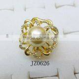 Gold Finger Flower Shape Pearl Ring thumbnail-1