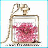 Square Gold Plated Locket Dried Real Flower Necklace thumbnail-1