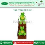 New Arrival Two Frogs Playing on Slide for Garden Decoration thumbnail-1