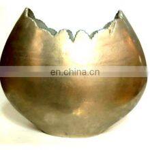 Aluminium Cast Flower Vase thumbnail-3