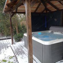 JOYEE Hot Selling Cheaping Freestanding Acrylic Modern Massage Spa Hot Tub thumbnail-2