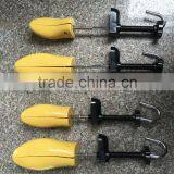 High Quality Plastic Shoe Stretcher and Shoe Tree thumbnail-1